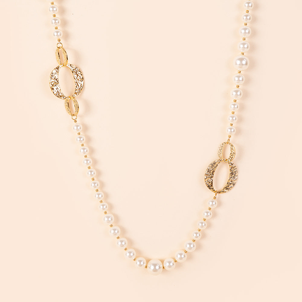 COLLANA LUNGA CON PERLE E DISCHI MARTELLATI