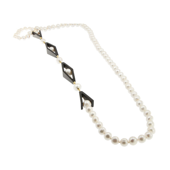 COLLANA LUNGA CON PERLE E INSERTI IN EBANO