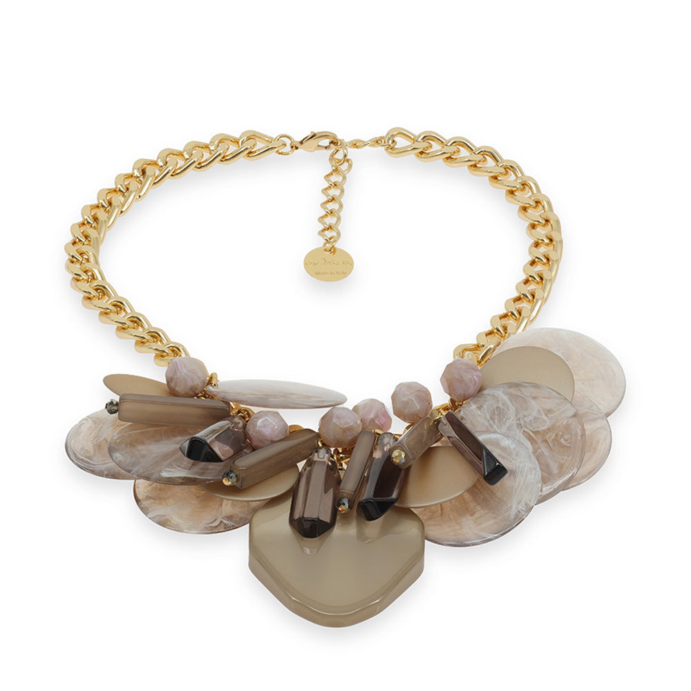 COLLANA LUNGA CON PENDENTE A ROMBO E MICRO CATENE