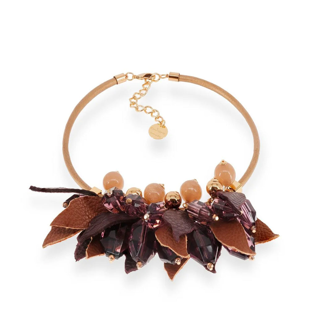COLLANA GIROCOLLO CON FOGLIE IN PELLE SFERE E PIETRE COLORATE