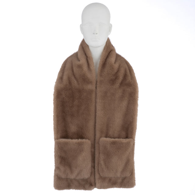 SCIARPA IN ECO PELLICCIA CON TASCHE