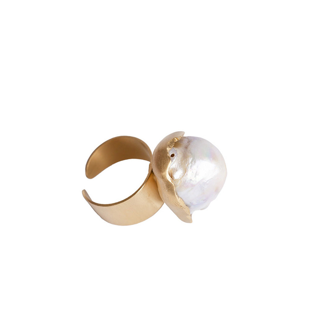 ADJUSTABLE RING WITH PEARL