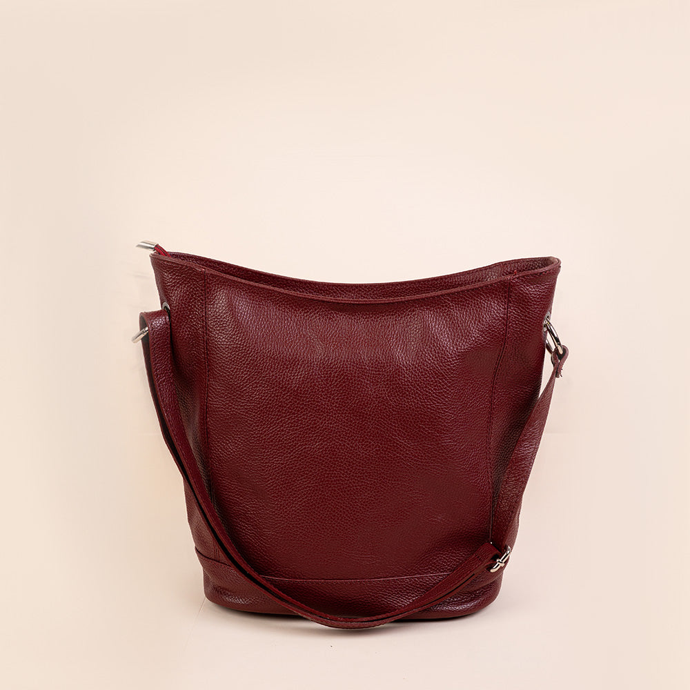 BORSA A SPALLA CON CUCITURE AI LATI