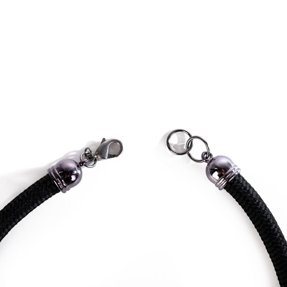 COLLANA GIROCOLLO CON FILI PENDENTI