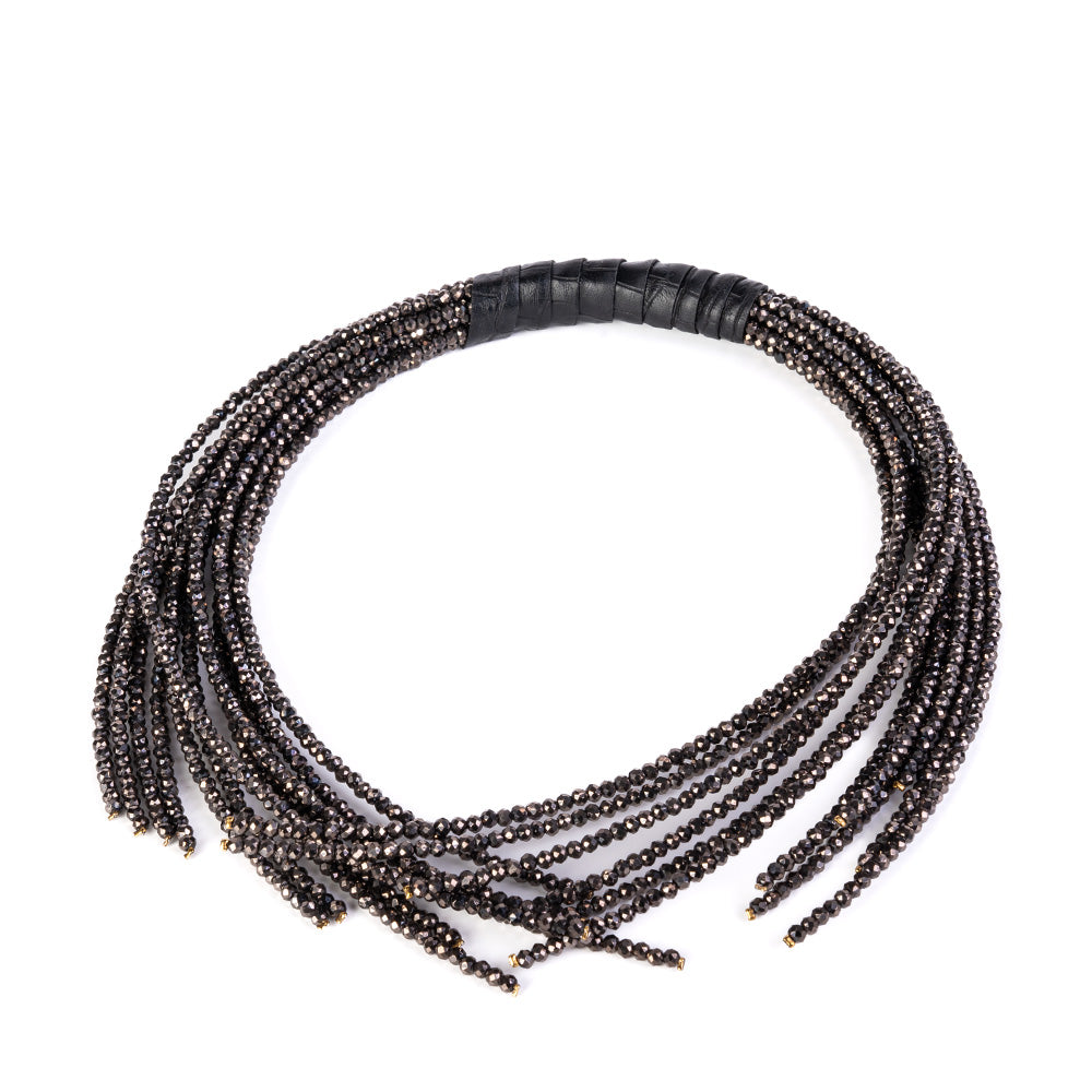 MULTI-STRAIN CHOKER NECKLACE WITH CRYSTALS