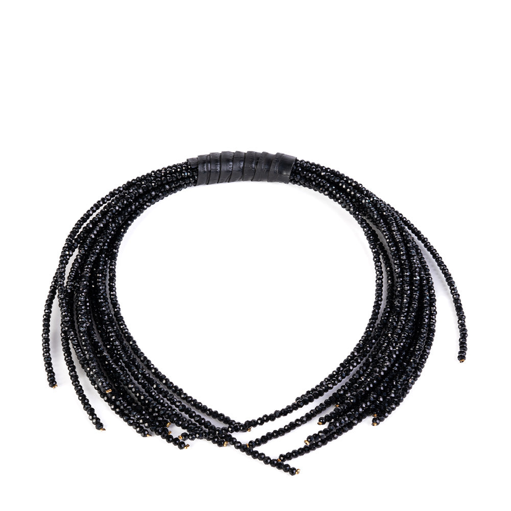 MULTI-STRAIN CHOKER NECKLACE WITH CRYSTALS