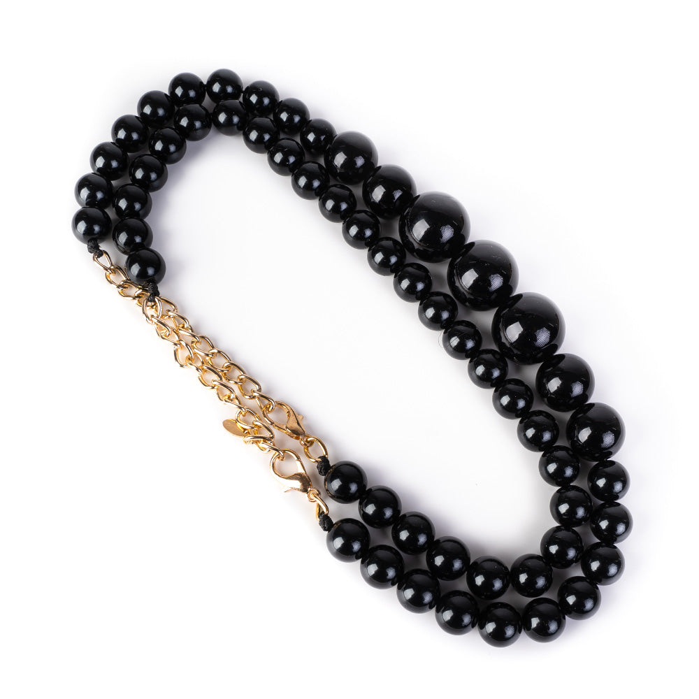 SET OF 2 CHOKER NECKLACES OF DIFFERENT LENGTHS WITH SPHERES