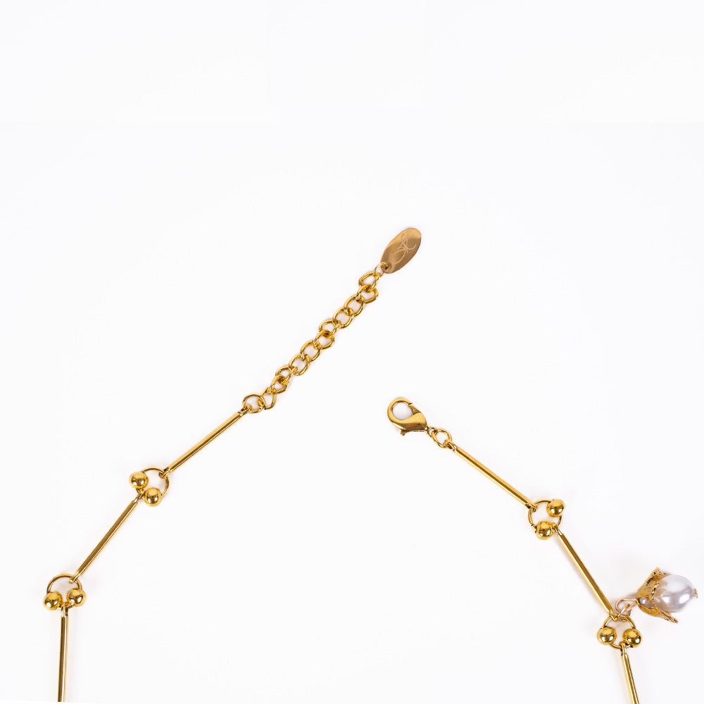 CHOKER NECKLACE WITH FLOWERS, LEAVES AND PEARLS DANGLING
