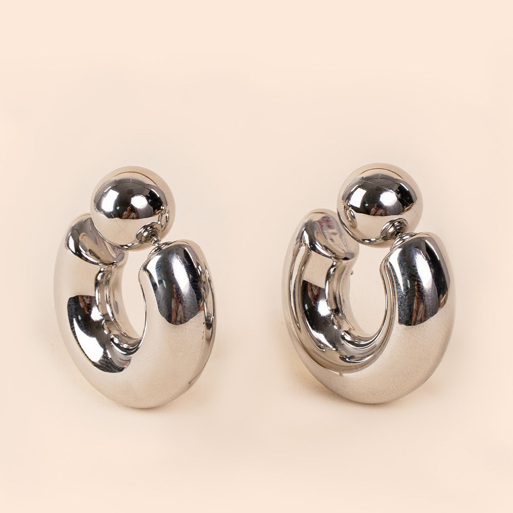 ORECCHINI A CERCHIO SPESSO CON SFERA COME CHIUSURA