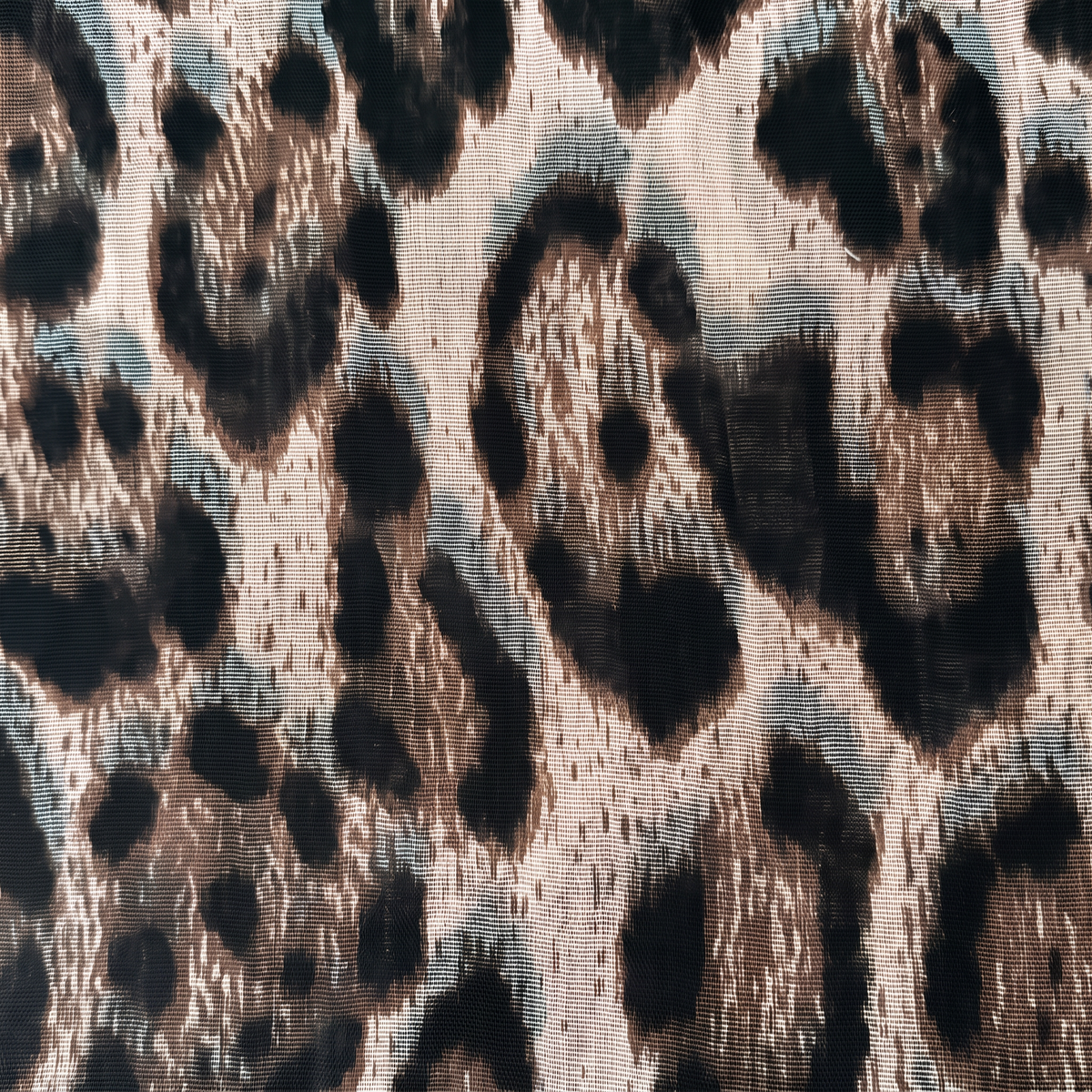 SCIARPA LEGGERA CON FANTASIA LEOPARDATA