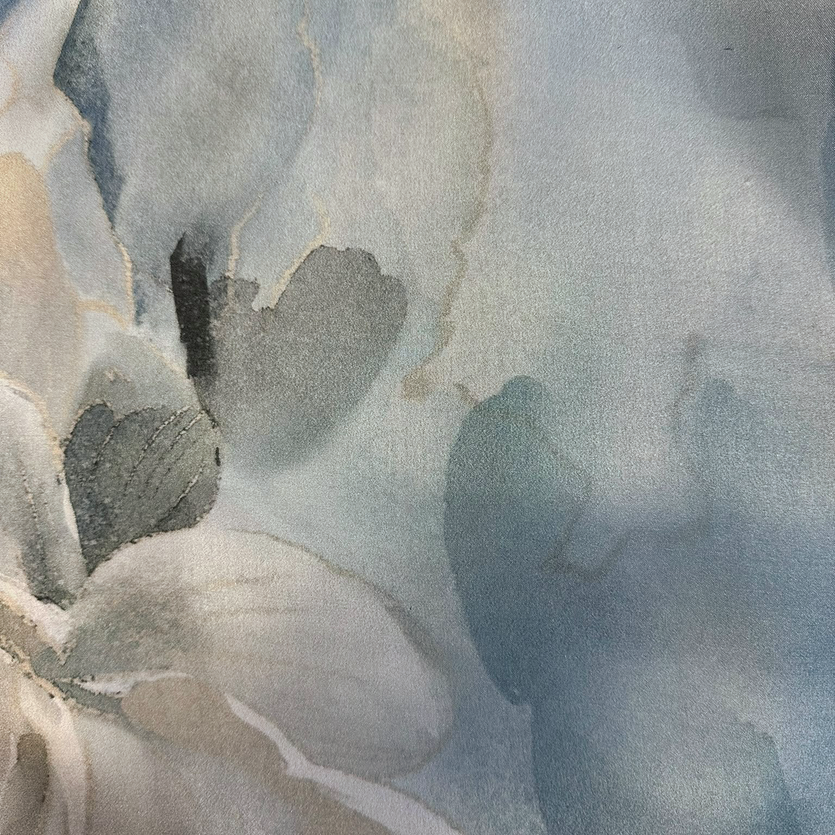 SCIARPA FOULARD IN SETA CON FANTASIA FLOREALE