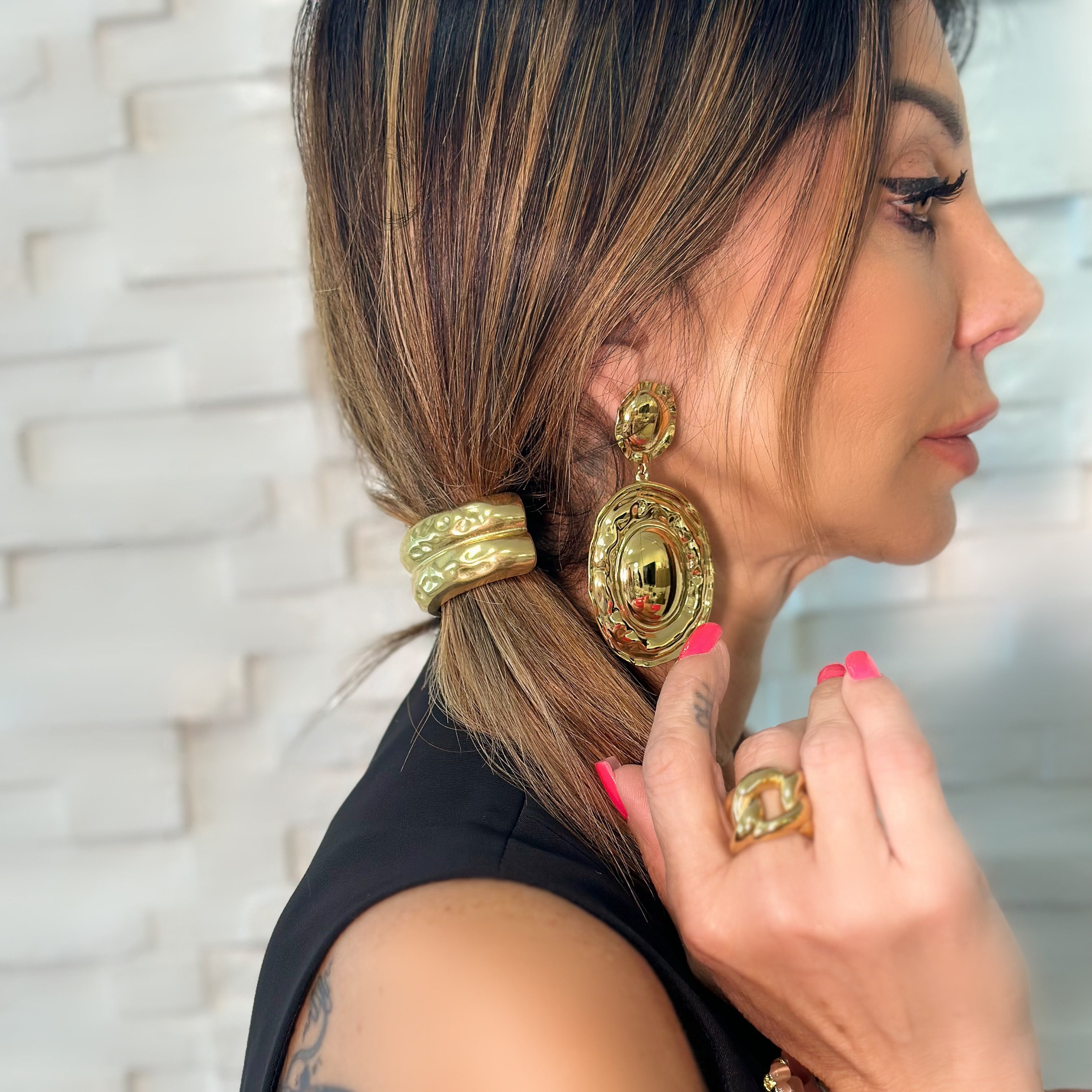 HAMMERED IRREGULAR OVAL DISC DANGLE EARRINGS