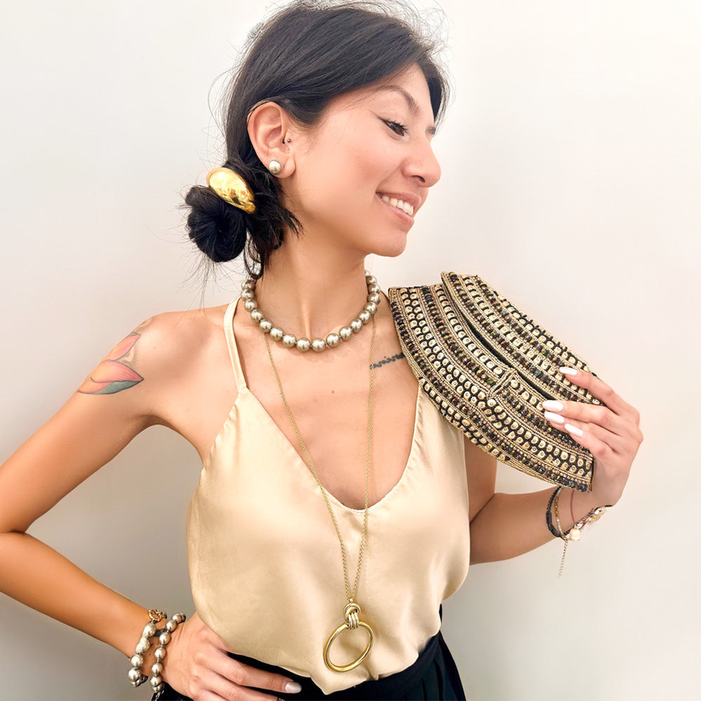 BRACELET WITH SHINY PEARLS