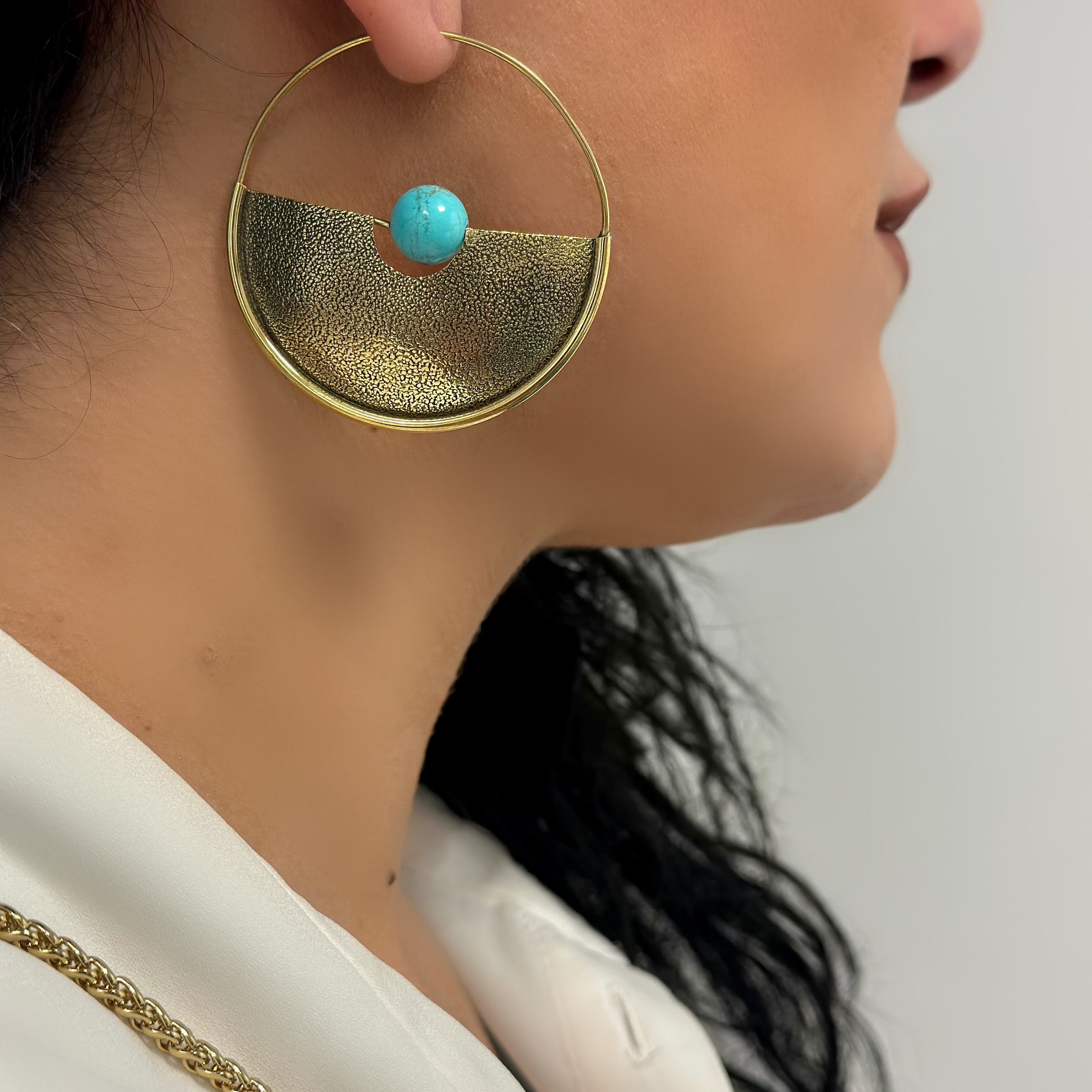 ORECCHINI CERCHIO CON SFERA CENTRALE