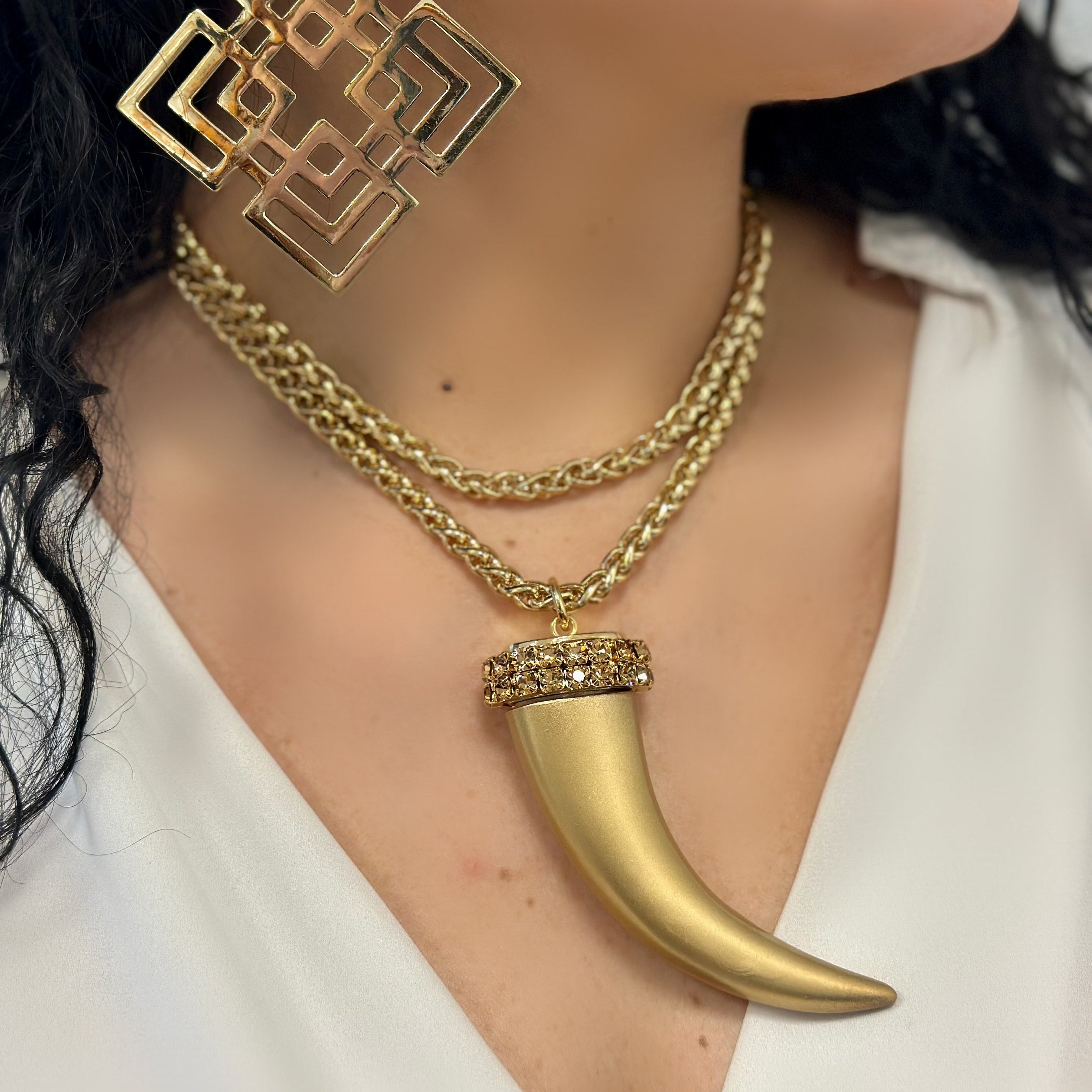 NECKLACE WITH SATIN HORN PENDANT AND RHINESTONE