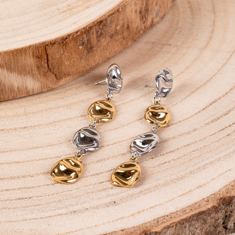 ORECCHINI PENDENTI CON 4 PLACCHE MARTELLATE