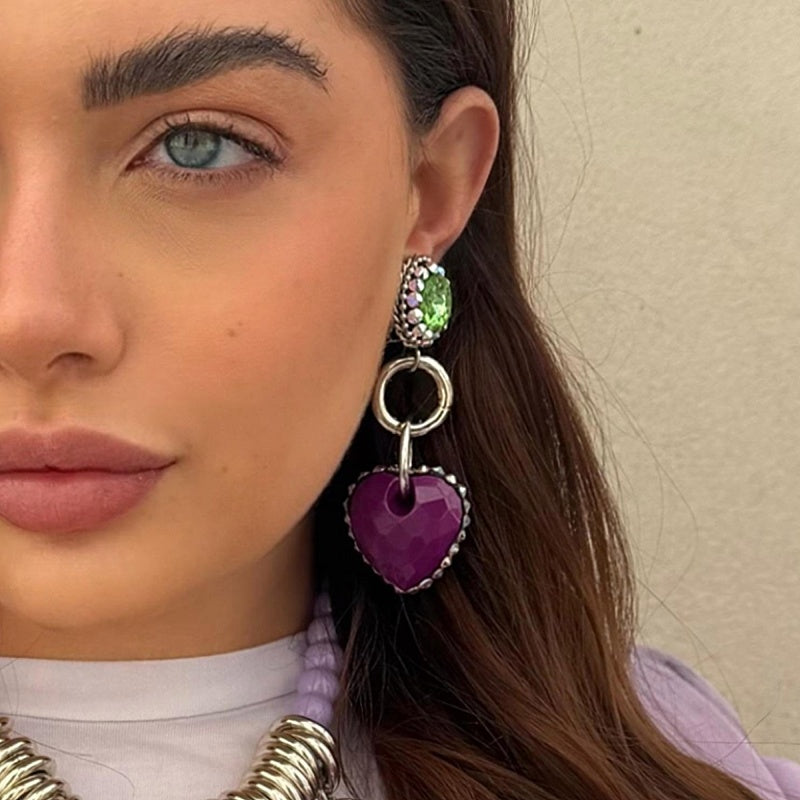 ORECCHINI CON CUORE SFACCETTATO PENDENTE E STRASS