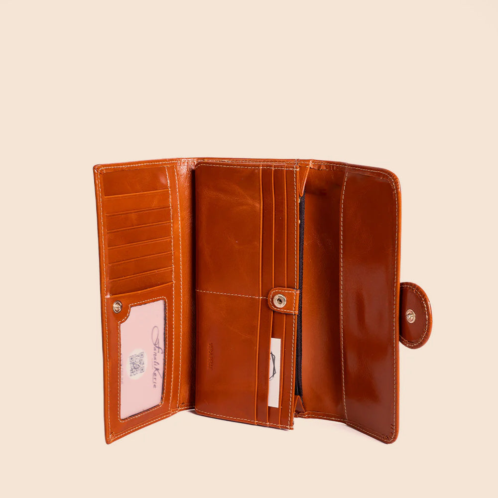 PORTAFOGLIO CON LINGUETTA E CHIUSURA A PRESSIONE