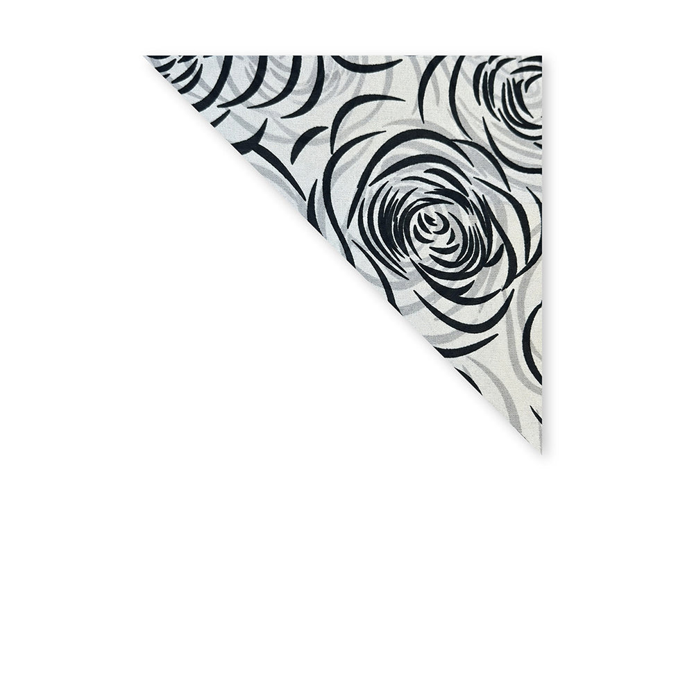 SCIARPA FOULARD IN SETA CON ROSE STILIZZATE E POIS