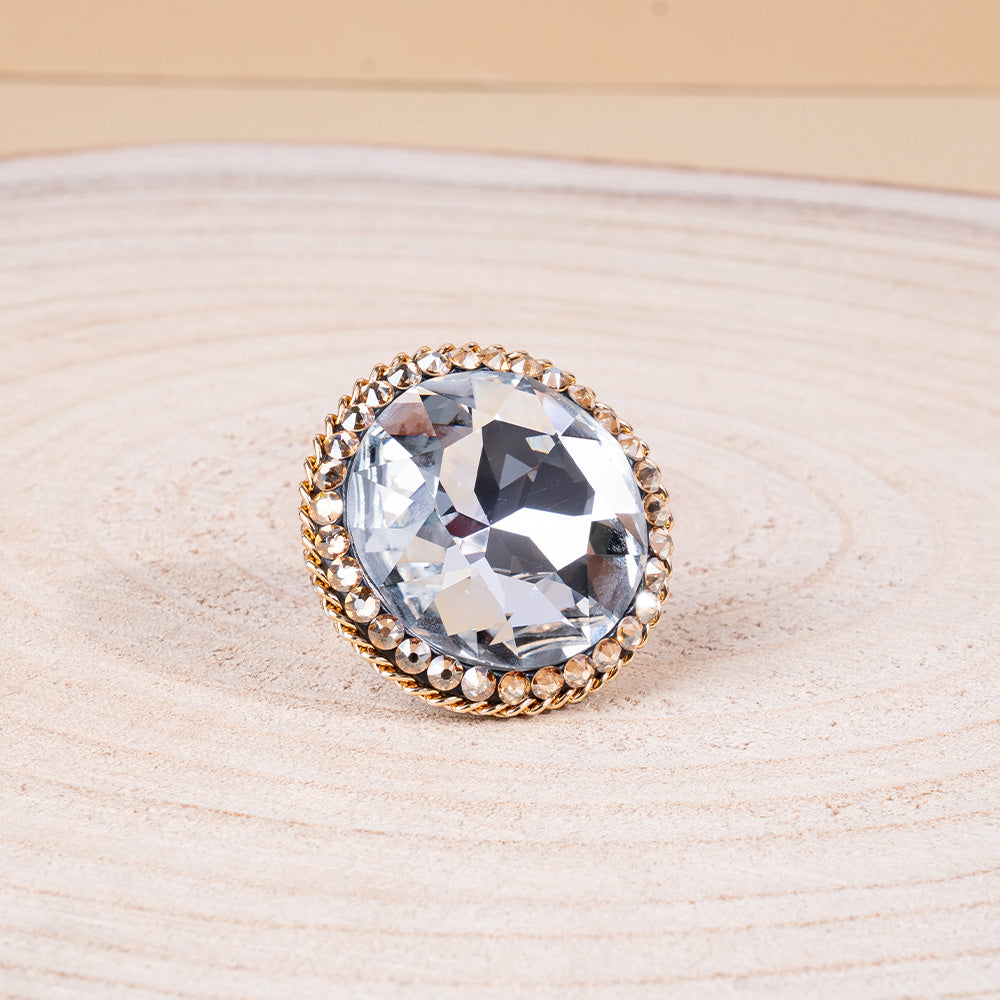 ADJUSTABLE RING WITH LARGE CIRCLE CRYSTAL