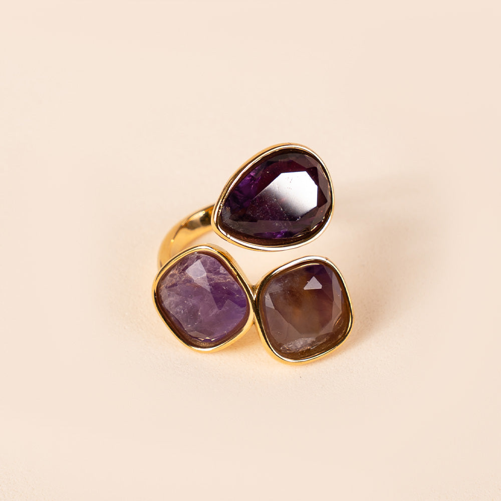 ANELLO CON TRE PIETRE COLORATE
