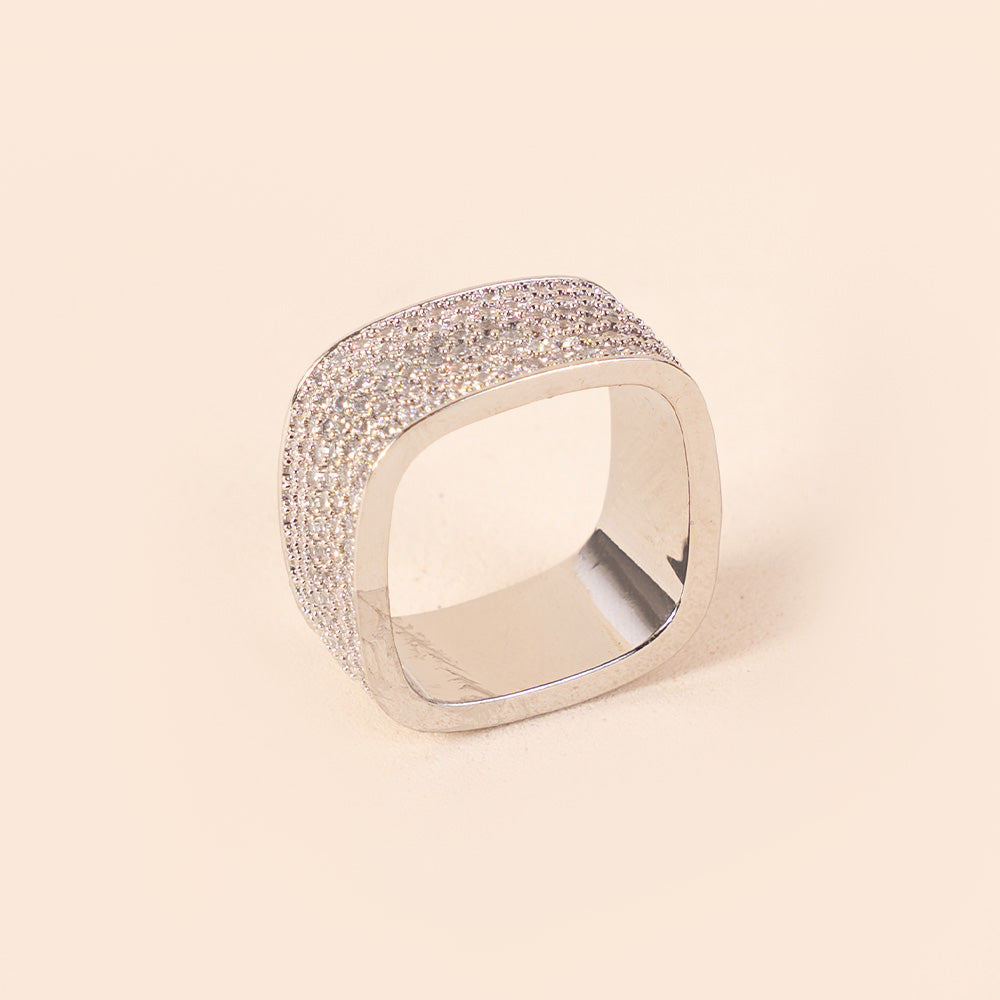 ANELLO A FASCIA QUADRATA CON STRASS