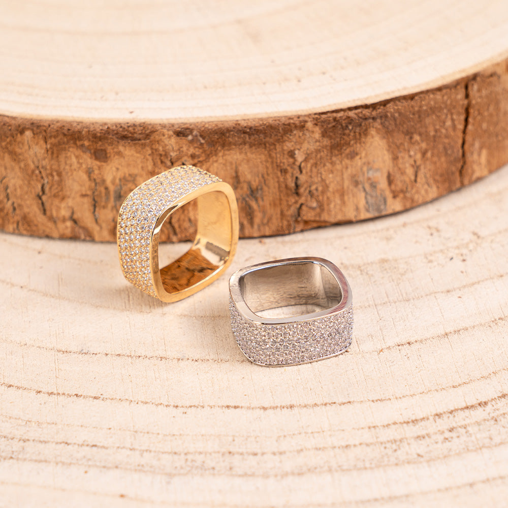 ANELLO A FASCIA QUADRATA CON STRASS