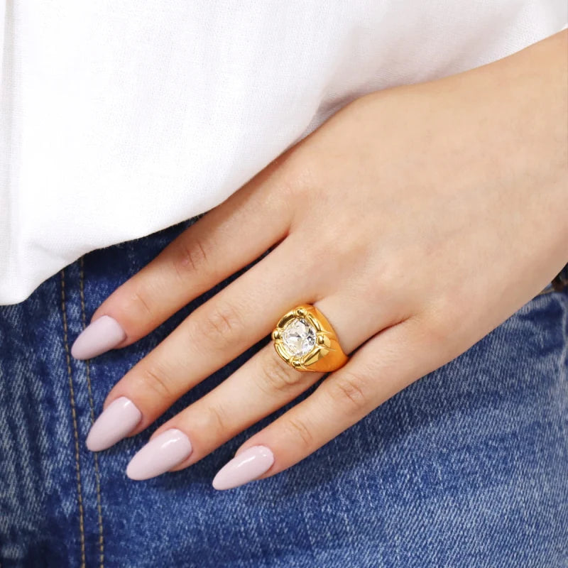 ANELLO CON STRASS GRANDE CENTRALE