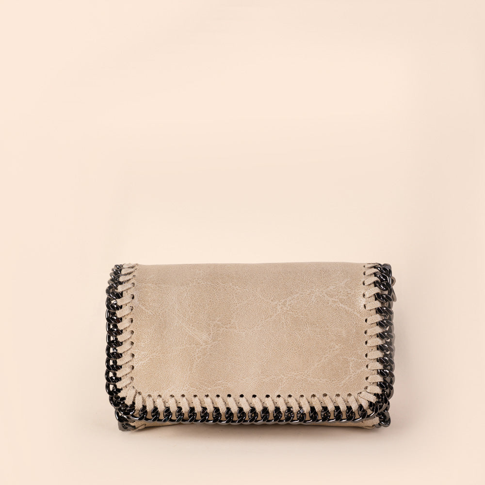 BORSA POCHETTE CON CONTORNO A CATENA