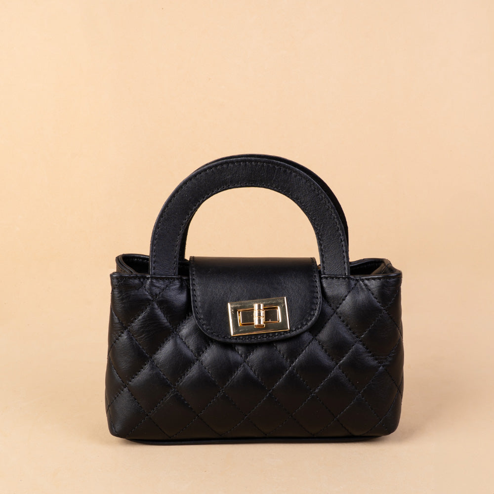 BORSA POCHETTE TRAPUNTATA CON CHIUSURA A GIRELLO E TRACOLLA