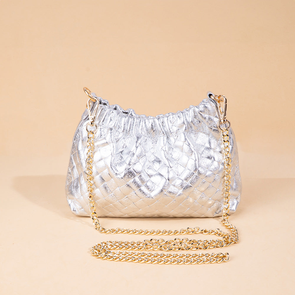 BORSA POCHETTE INTRECCIATA CON TRACOLLE A CATENA