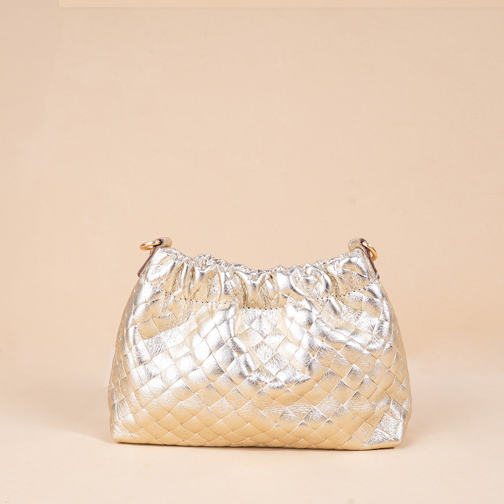 BORSA POCHETTE INTRECCIATA CON TRACOLLE A CATENA