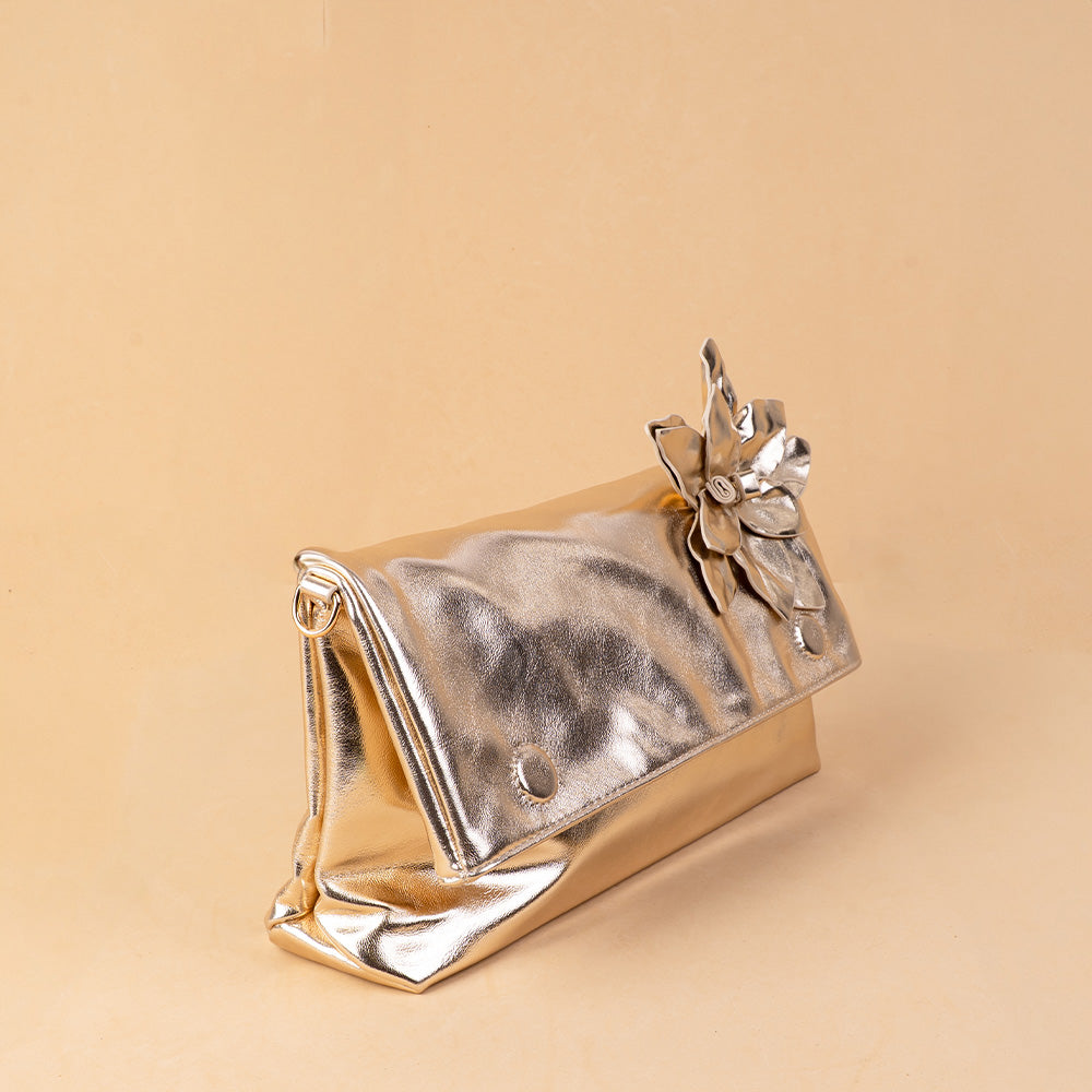 BORSA POCHETTE CON FIORE FRONTALE