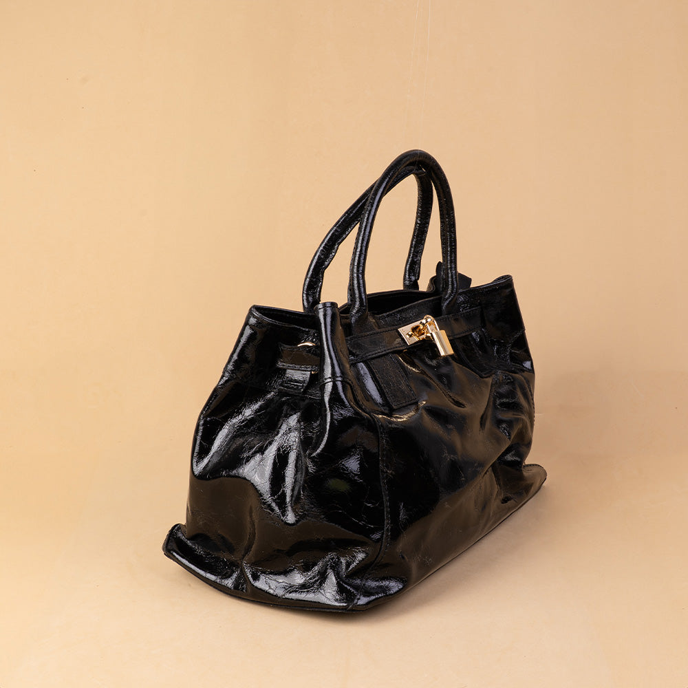 BORSA A MANO LUCIDA CON LUCHETTO NELLA PARTE FRONTALE