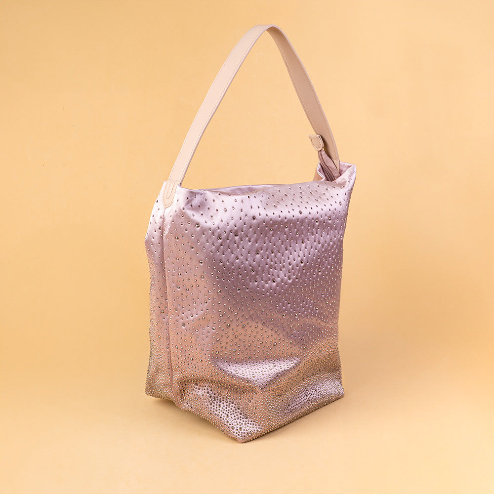 SHOULDER BAG WITH STUDS INCREASING TOWARDS THE BOTTOM