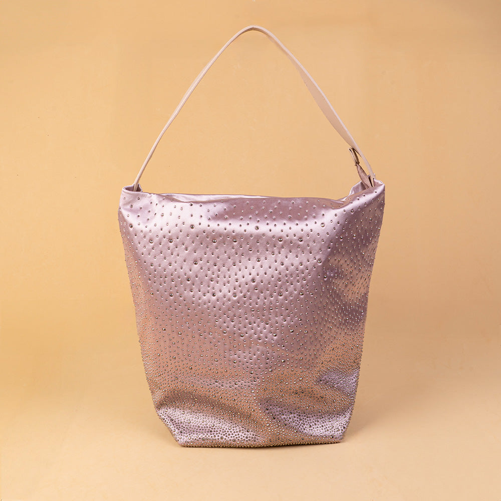 SHOULDER BAG WITH STUDS INCREASING TOWARDS THE BOTTOM