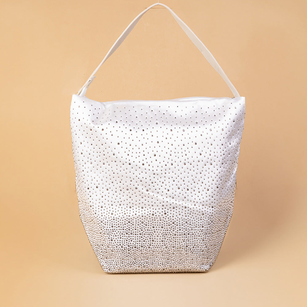 SHOULDER BAG WITH STUDS INCREASING TOWARDS THE BOTTOM