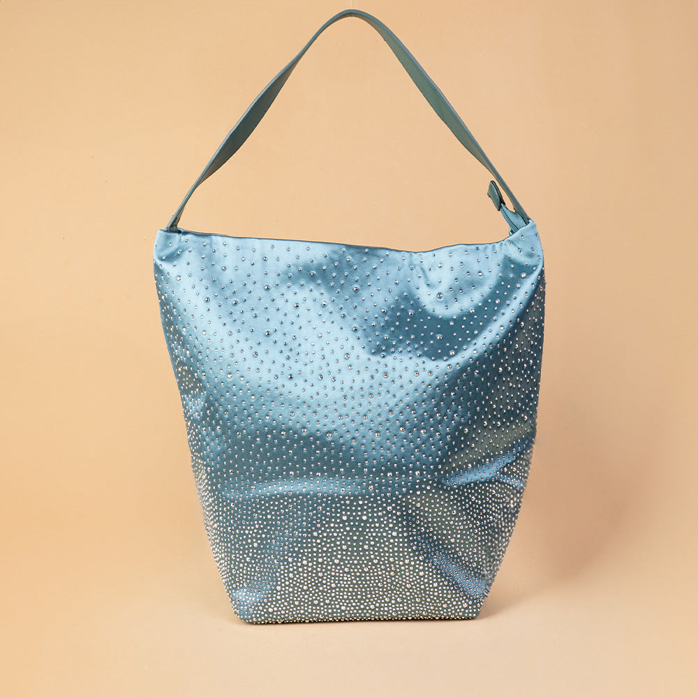 SHOULDER BAG WITH STUDS INCREASING TOWARDS THE BOTTOM