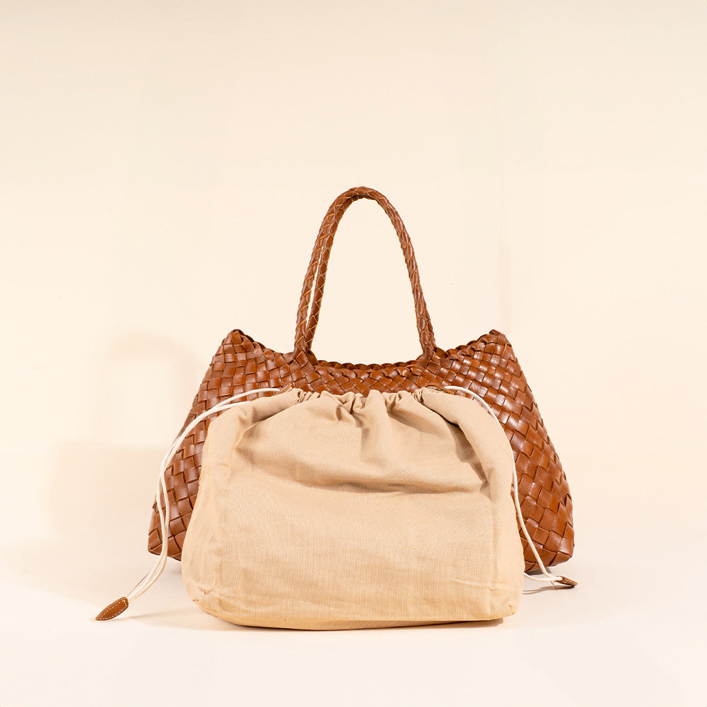 BORSA A MANO INTRECCIATA A TRAPEZIO CON SVUOTA BORSA