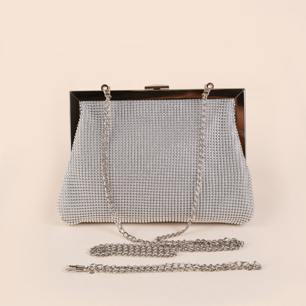 BORSA CLUTCH CON CHIUSURA A CLICK, TRAMA CON MINI BORCHIE E TRACOLLA