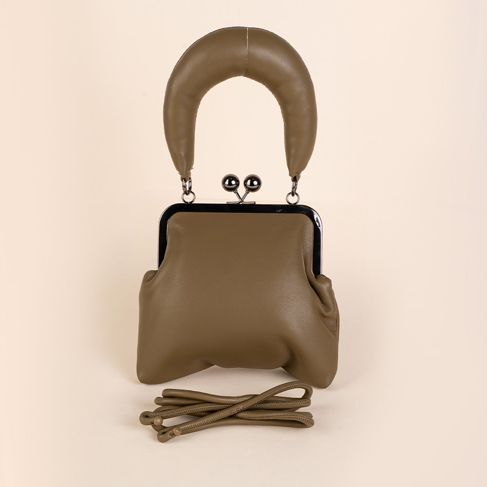 BORSA A MANO CON MANICO SPESSO E CHIUSURA A PORTAMONETE