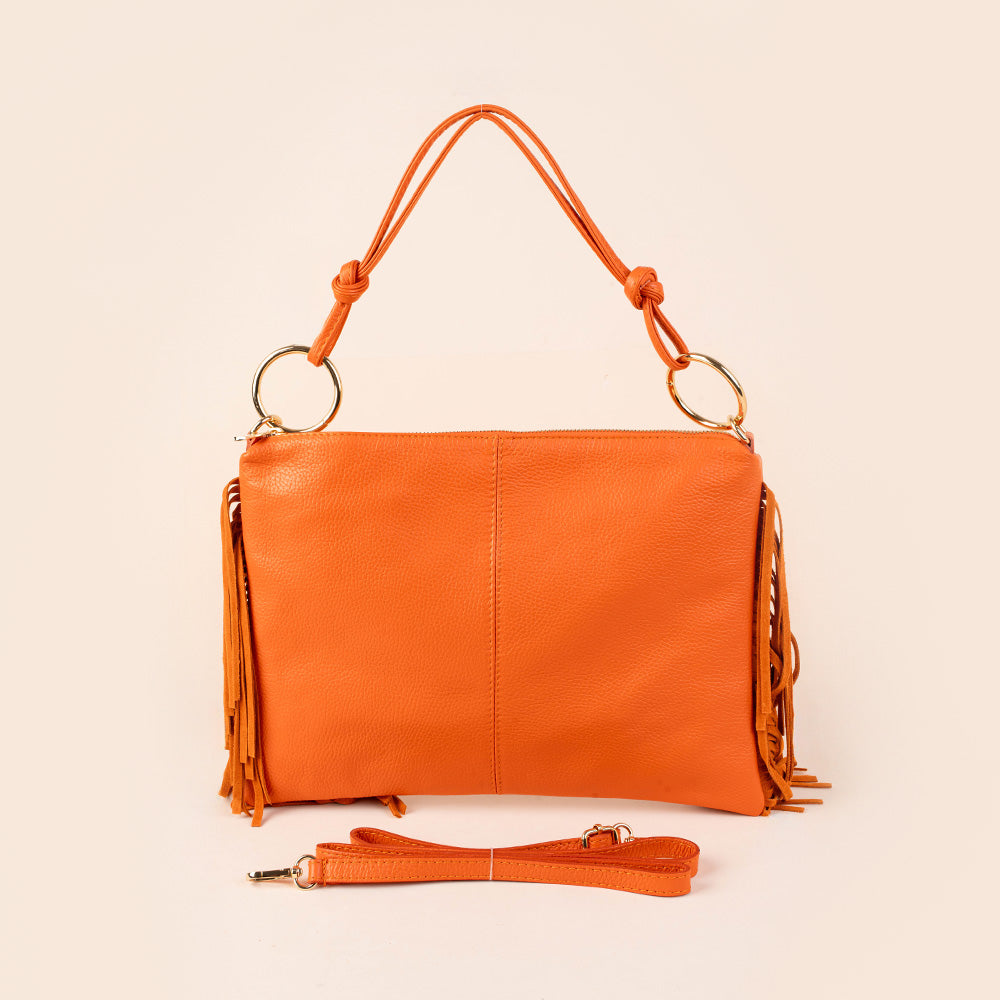 BORSA A SPALLA RETTANGOLARE CON FRANGE AI LATI E TRACOLLA