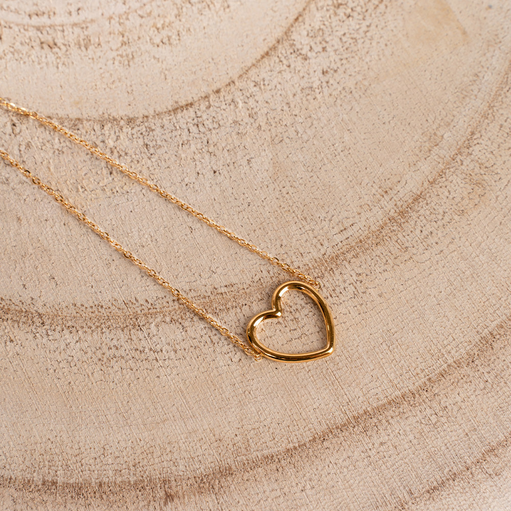 SOFT BRACELET WITH HOLLOW HEART PENDANT