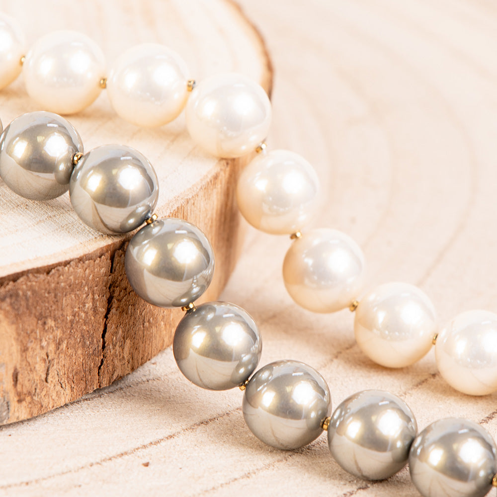 BRACELET WITH SHINY PEARLS