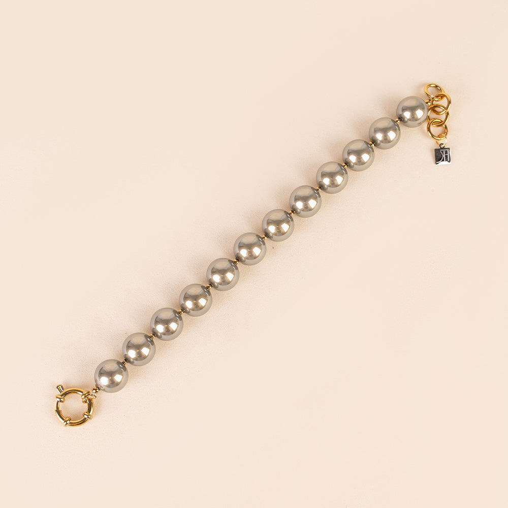 BRACELET WITH SHINY PEARLS