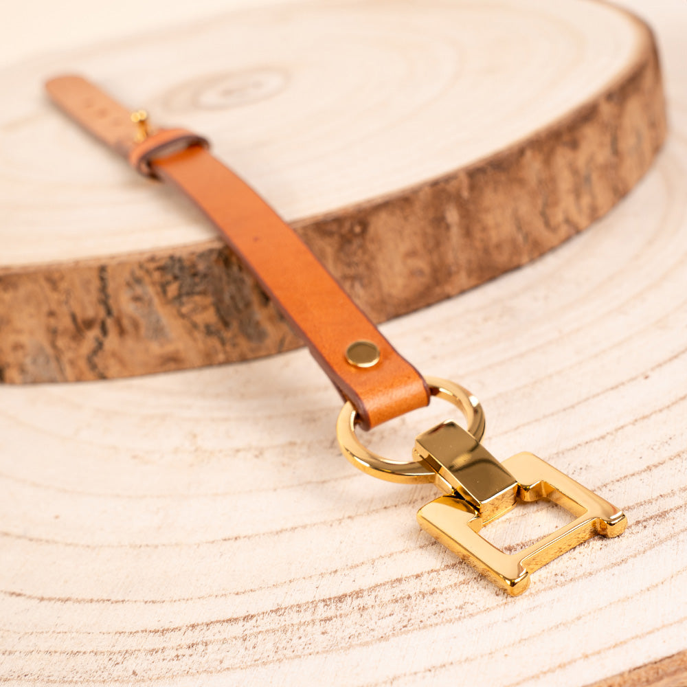 BRACCIALE IN PELLE CON FIBBIA