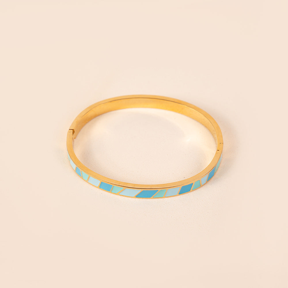 BRACCIALE RIGIDO OVALE CON DETTAGLI GEOMETRICI COLORATI