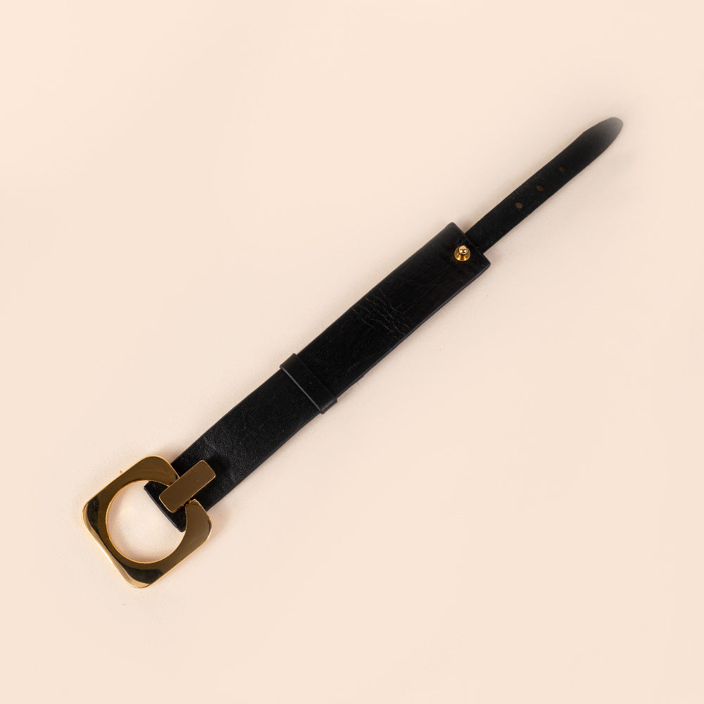 BRACCIALE IN PELLE CON FIBBIA GRANDE