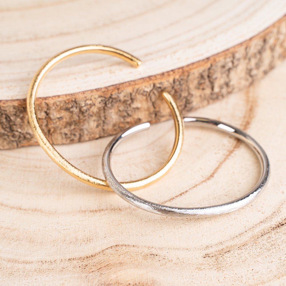 BRACCIALE RIGIDO GRAFFIATO SATINATO