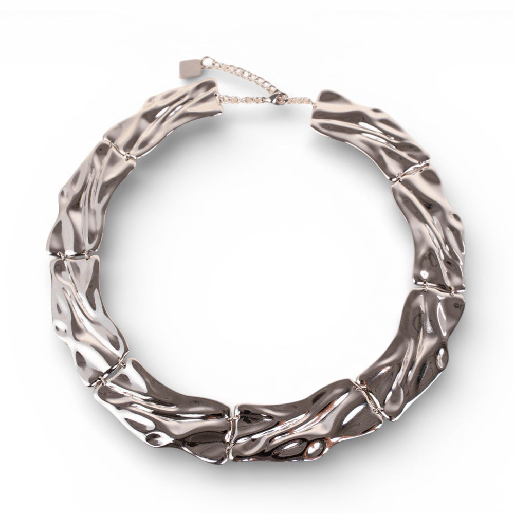 COLLANA A GIROCOLLO SEMIRIGIDA CON PLACCHE IRREGOLARI